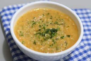 Caldo de frango com legumes